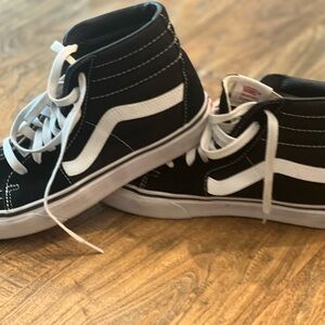 Vans Hightop black and white canvas